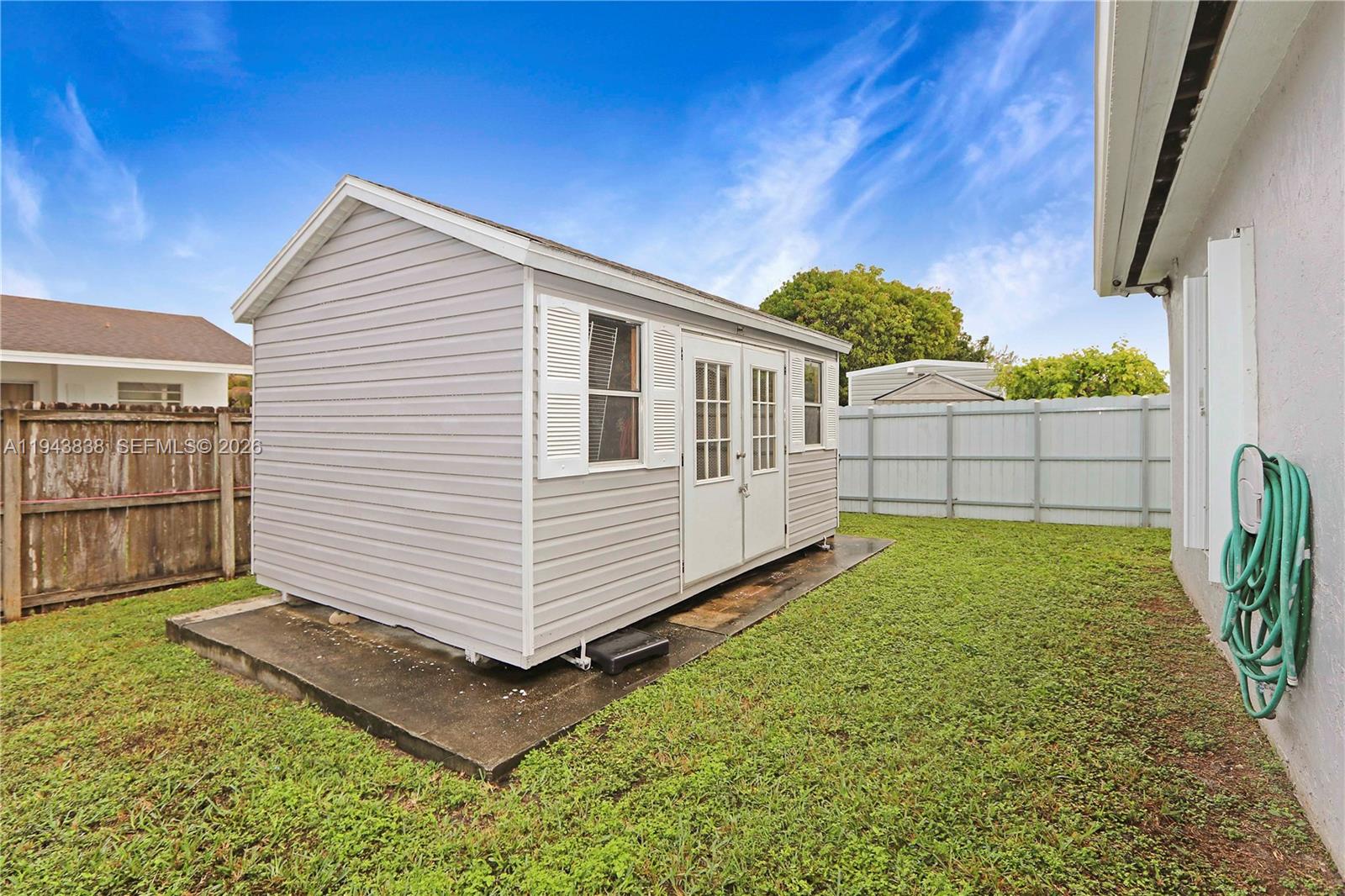 MEADOW WOOD MANOR SEC 5 - Residential