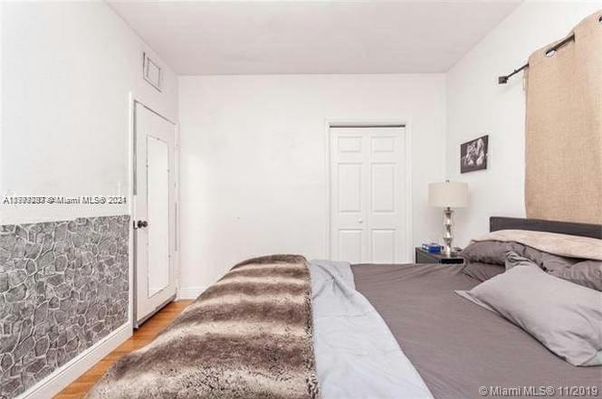 1025 NE 17th Way