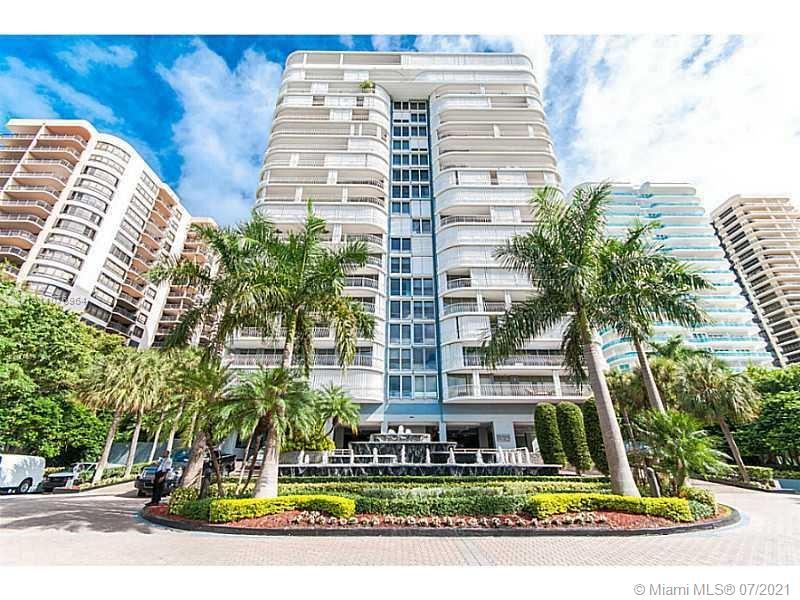 Imagine life at its best in your Ultra-elegant 3 bedrooms & 3.5 bath home in the sky with partial ocean and city views! This exclusive residence offers 3300 square feet of interior
space with an extra large balcony. The residence features a grand entrance to your living/dining area, wet bar for entertaining and expansive glass windows. Spectacular master
suite features his/her baths, 2 walk-in closets & sitting area. This prestigious building was recently renovated by world renowned architect Kobi Karp.Enjoy ultra-luxurious beachfront living with 24-hour valet, tennis court, basketball court, state of the art gym on the roof, on-site restaurant with room, pool and beach service, social room, movie theatre & hot tub. The unit is currently under renovation and will be ready on October 15.