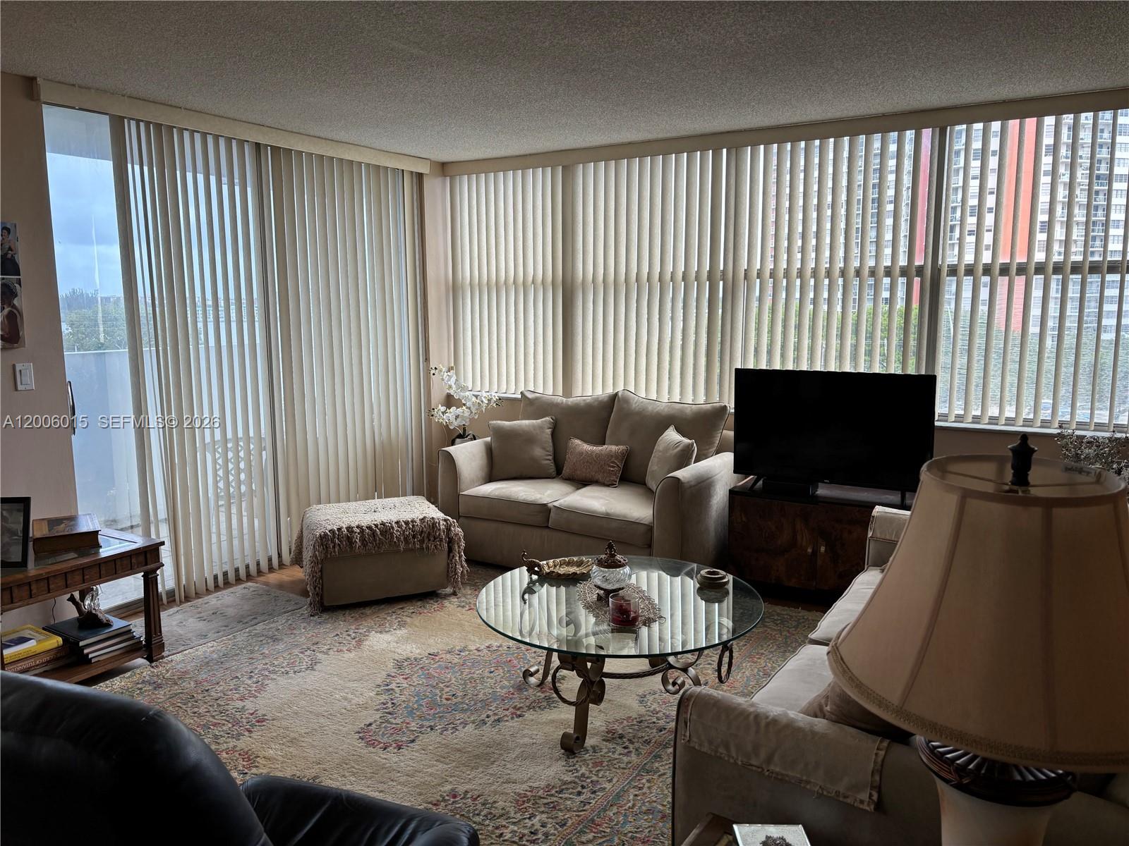 1200 NE Miami Gardens Dr 606W