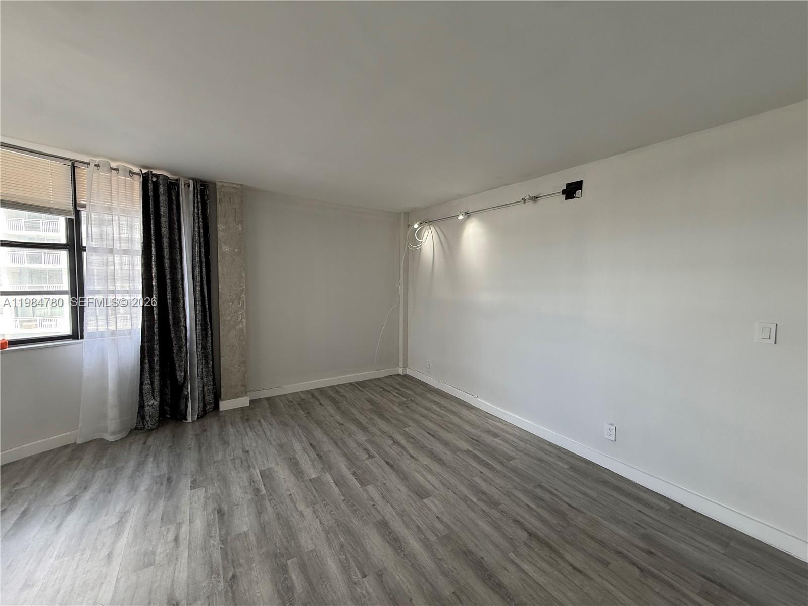 IMPERIAL TOWERS CONDO - Residential Lease