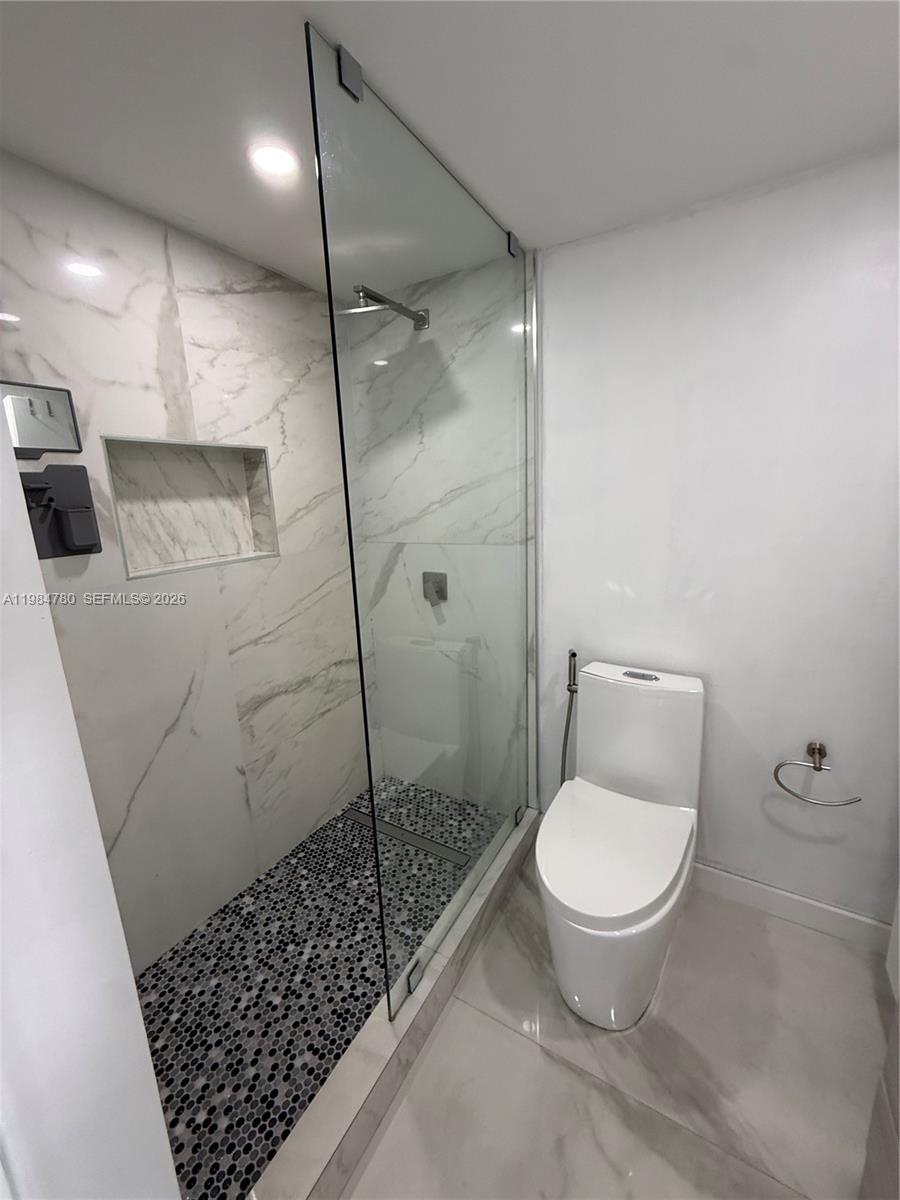 IMPERIAL TOWERS CONDO - Residential Lease