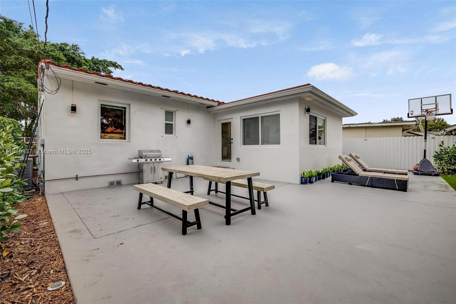 PARKDALE - Residential Lease