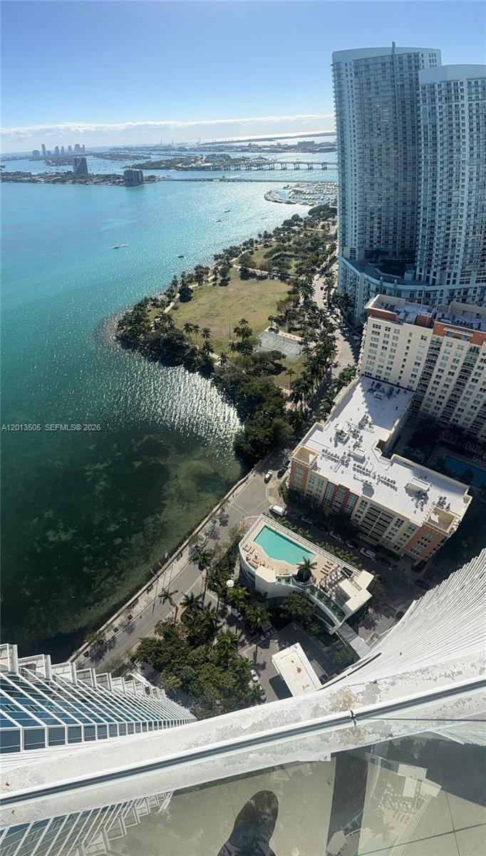 PARAMOUNT BAY CONDO - Residential