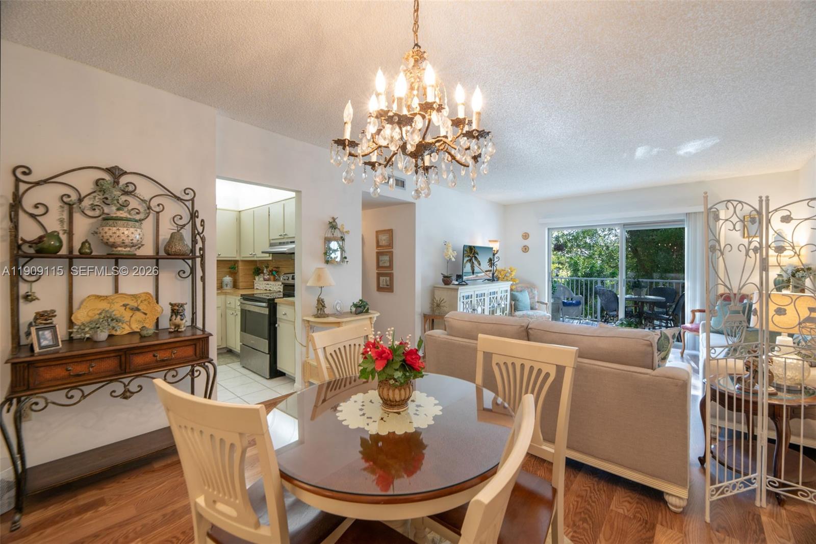 HILLCREST EAST NO 27 COND - Residential