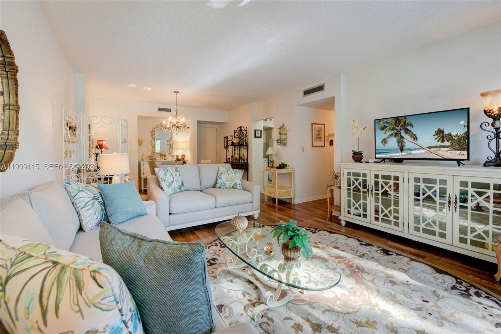 HILLCREST EAST NO 27 COND - Residential