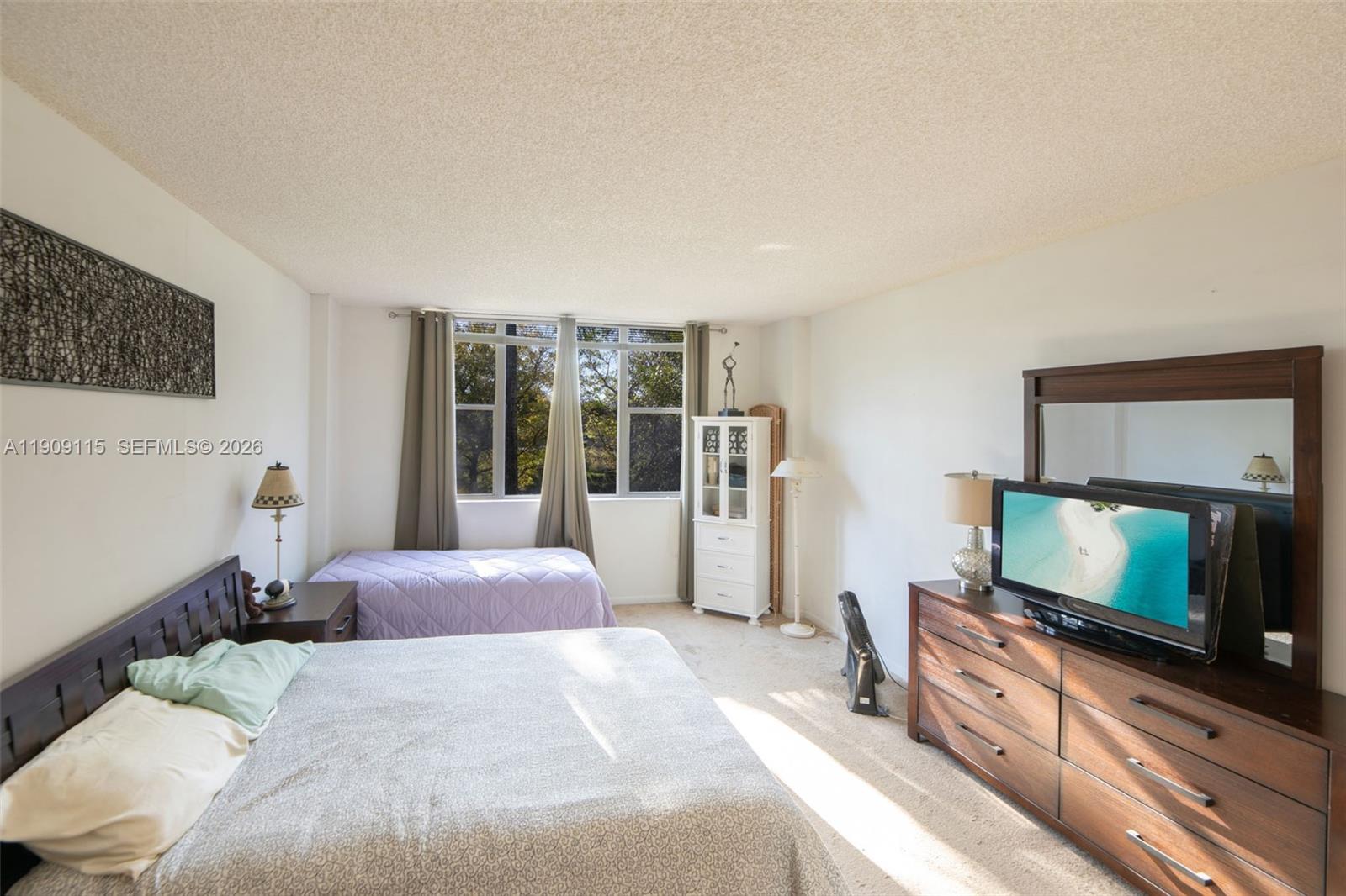 HILLCREST EAST NO 27 COND - Residential