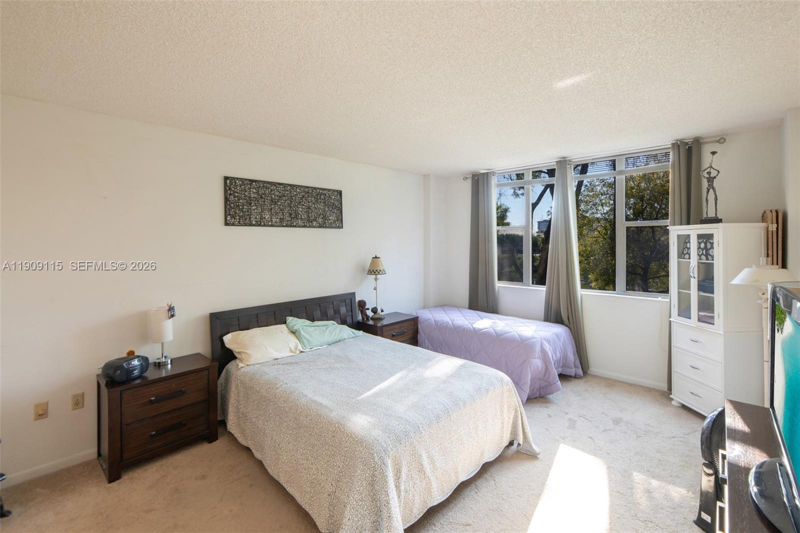 HILLCREST EAST NO 27 COND - Residential