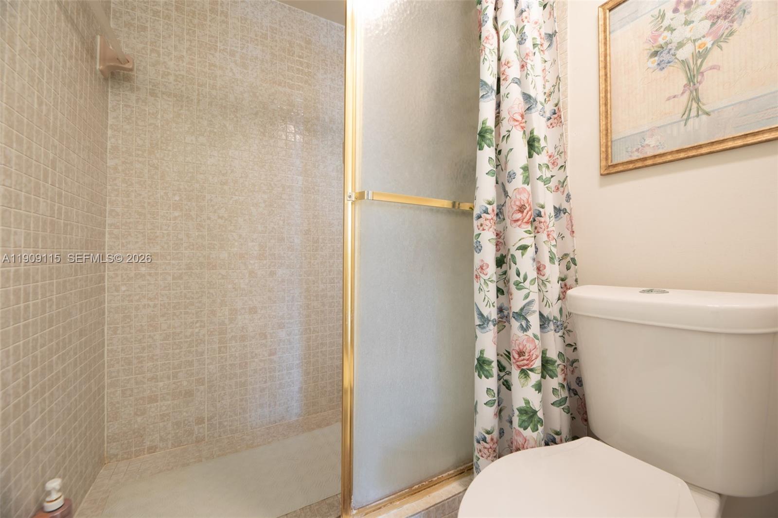 HILLCREST EAST NO 27 COND - Residential