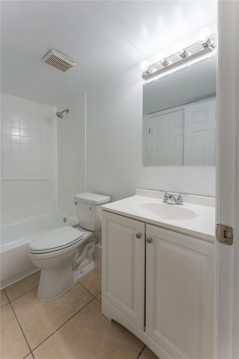 ROYAL PALM PLACE - Residential