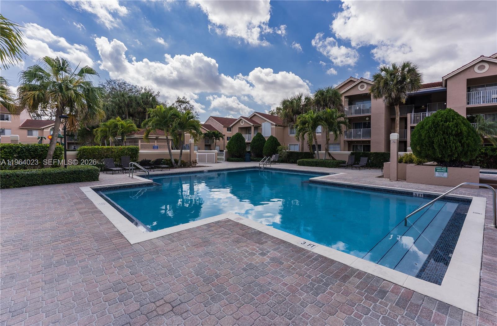 ROYAL PALM PLACE - Residential