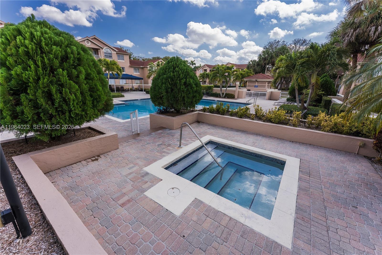 ROYAL PALM PLACE - Residential