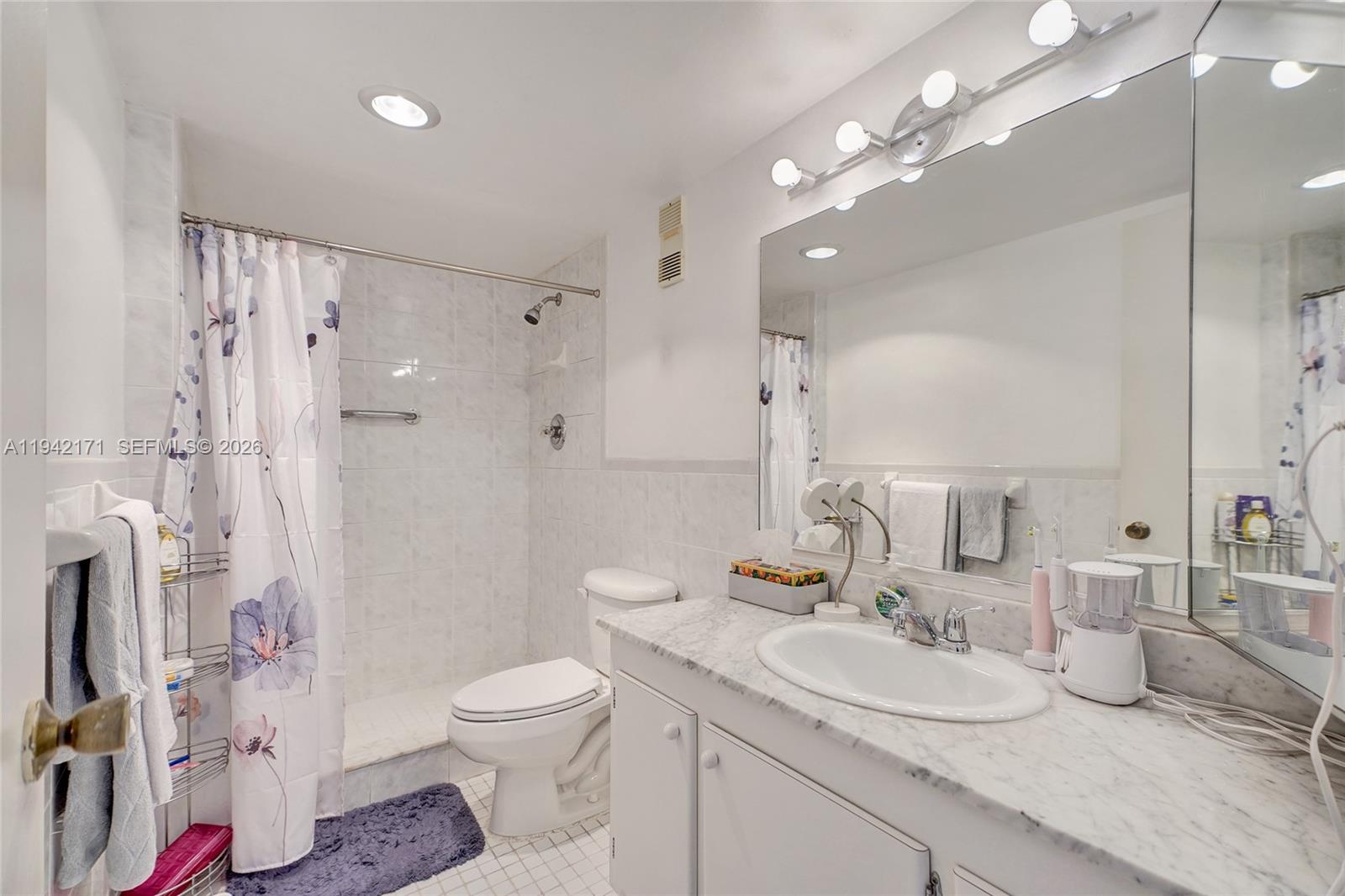 WILSHIRE CONDO - Residential