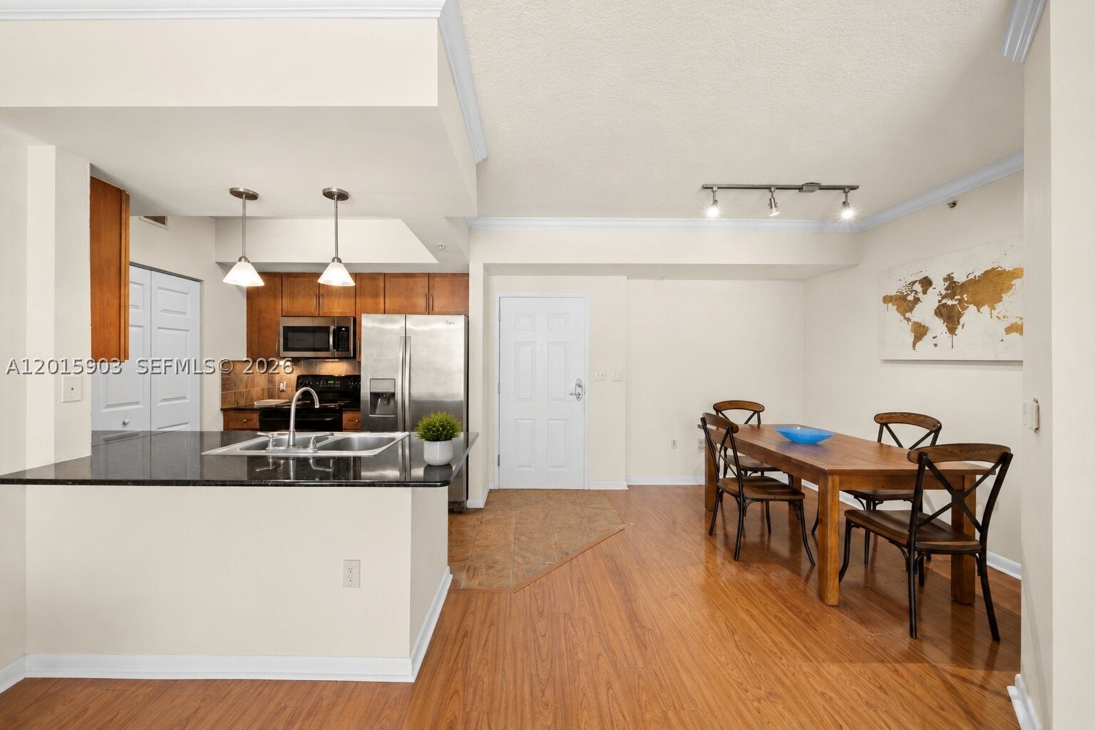2000 N Bayshore Dr 1005