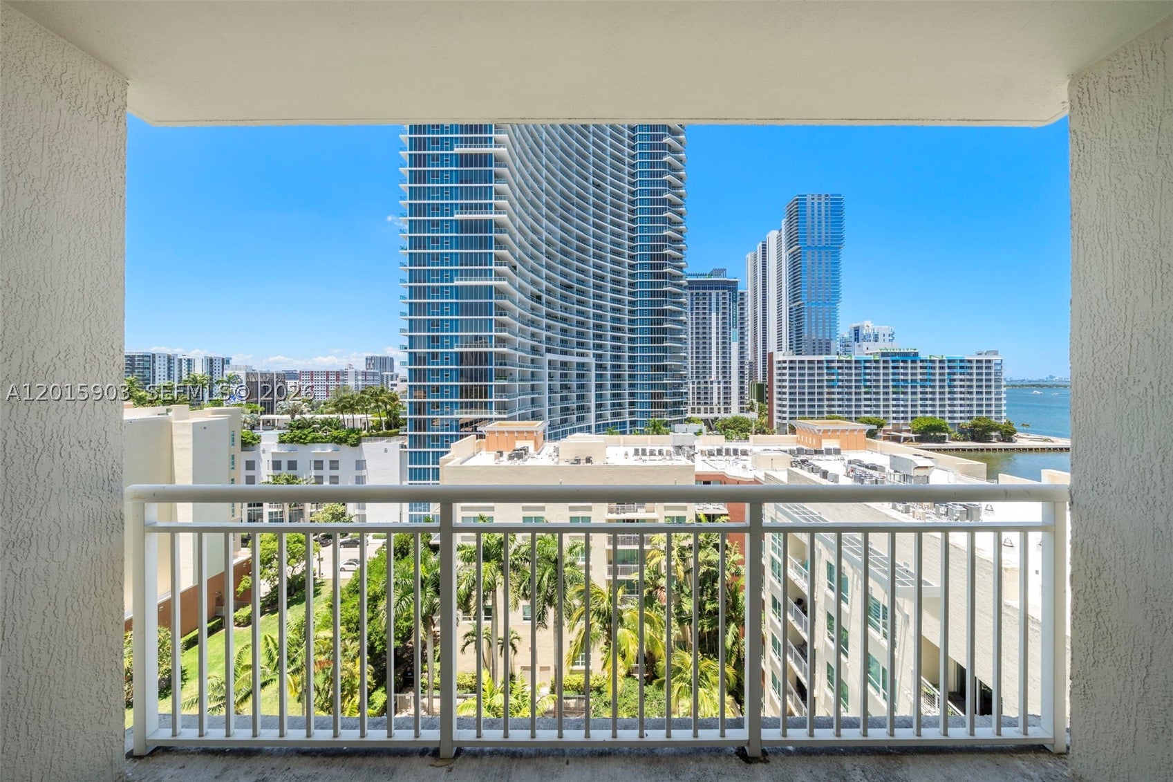 2000 N Bayshore Dr 1005
