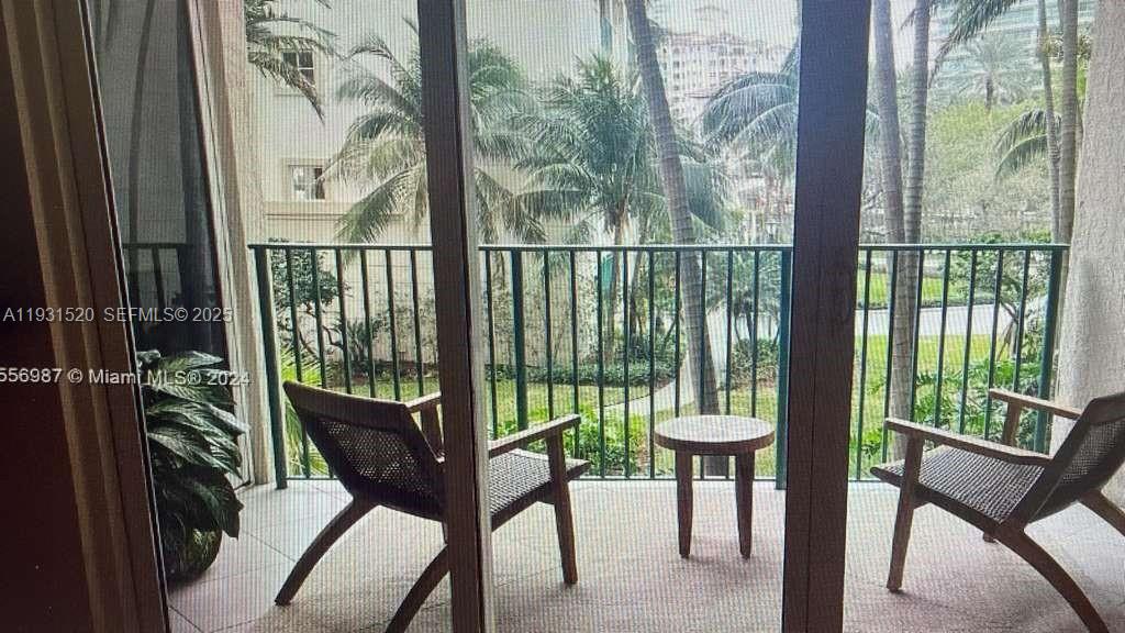 TURNBERRY VILLAGE SO TOWE - Residential Lease