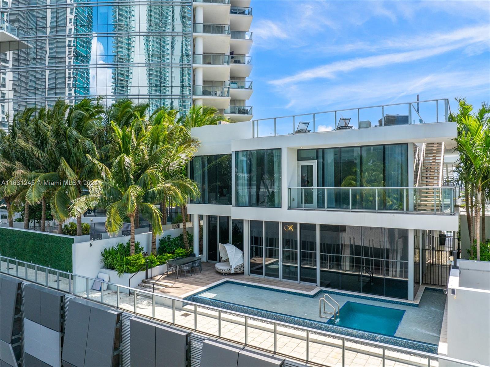 851 Ne 1st Ave 703, Miami, Broward County, Florida - 3 Bedrooms  
4 Bathrooms - 
