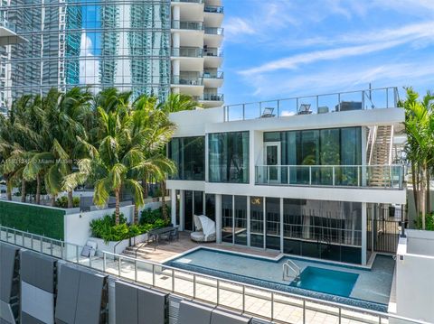 851 NE 1st Ave 703 Miami FL 33132