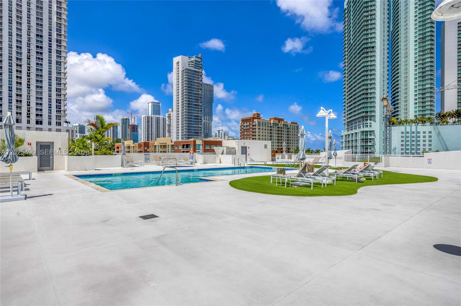 1800 BISCAYNE PLAZA CONDO - Residential