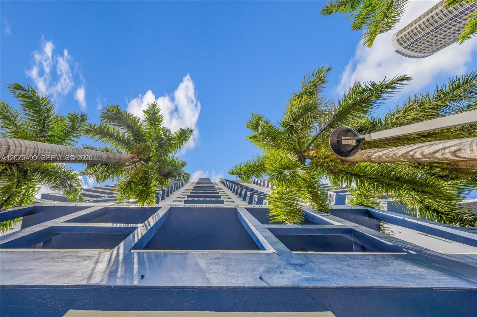 1800 BISCAYNE PLAZA CONDO - Residential