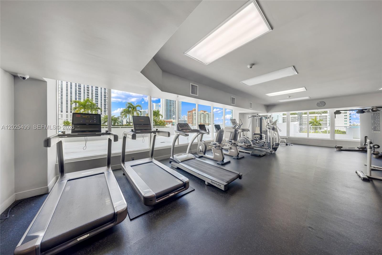 1800 BISCAYNE PLAZA CONDO - Residential
