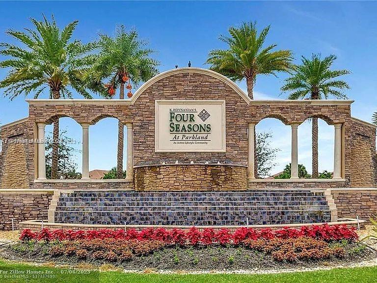 PARKLAND ROYALE - Residential
