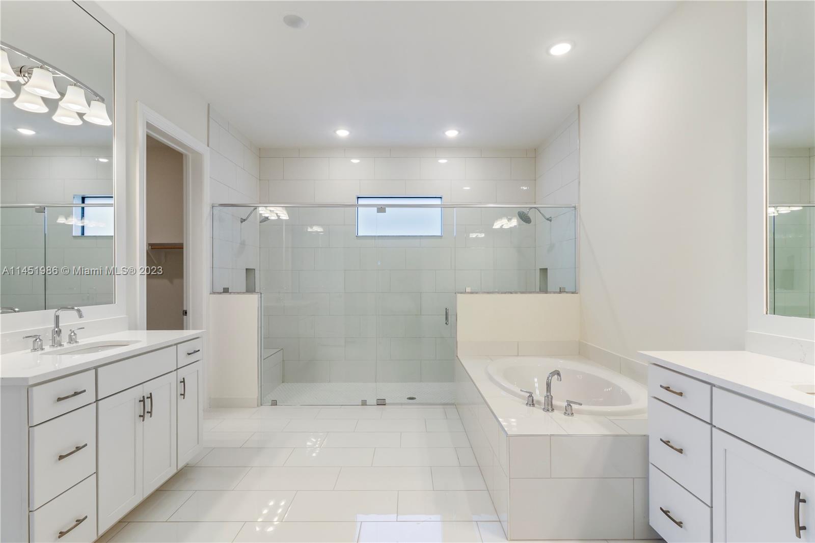 PARKLAND ROYALE - Residential