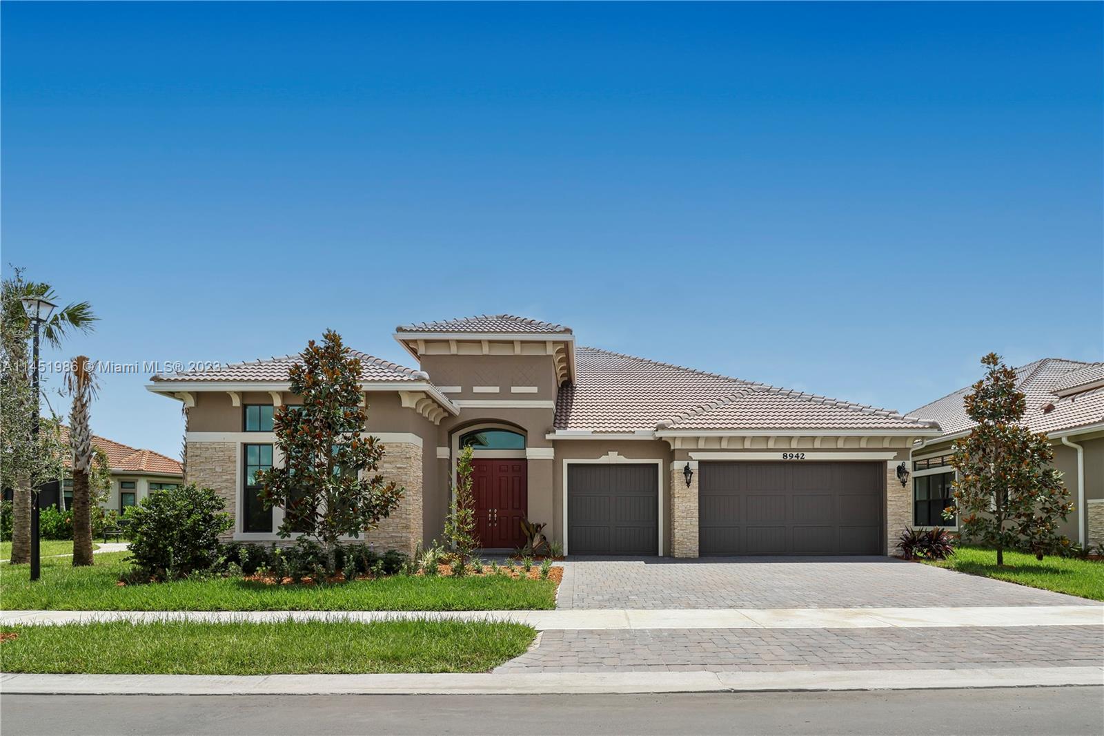 PARKLAND ROYALE - Residential