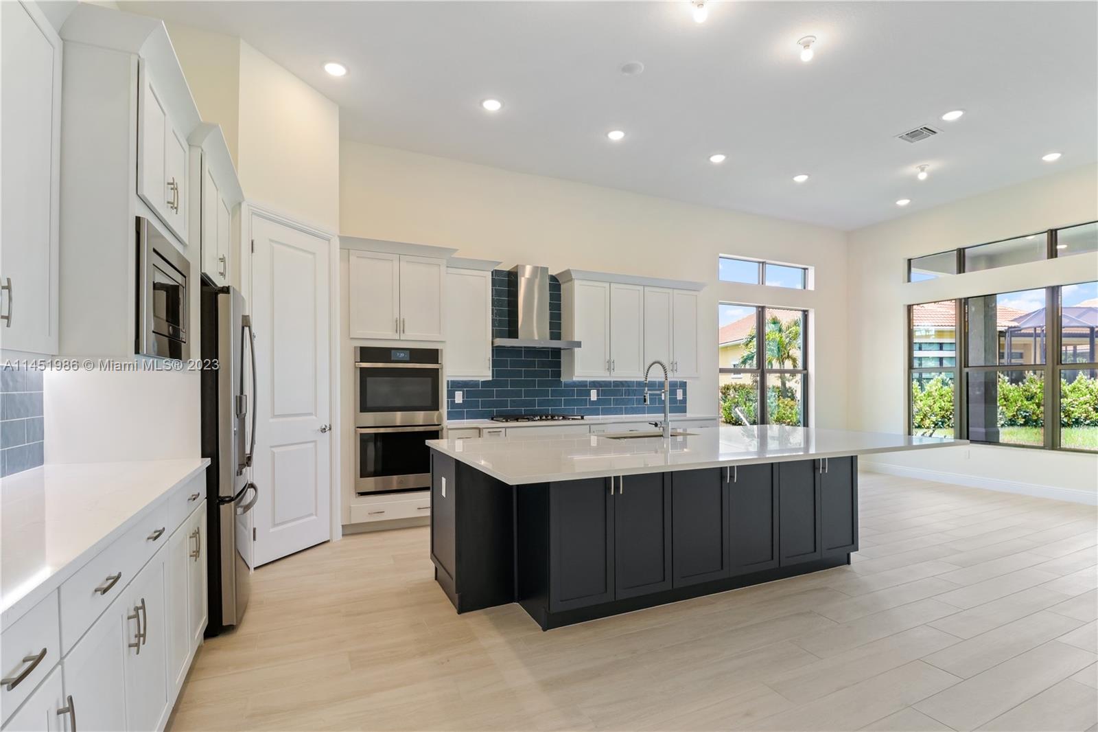 PARKLAND ROYALE - Residential