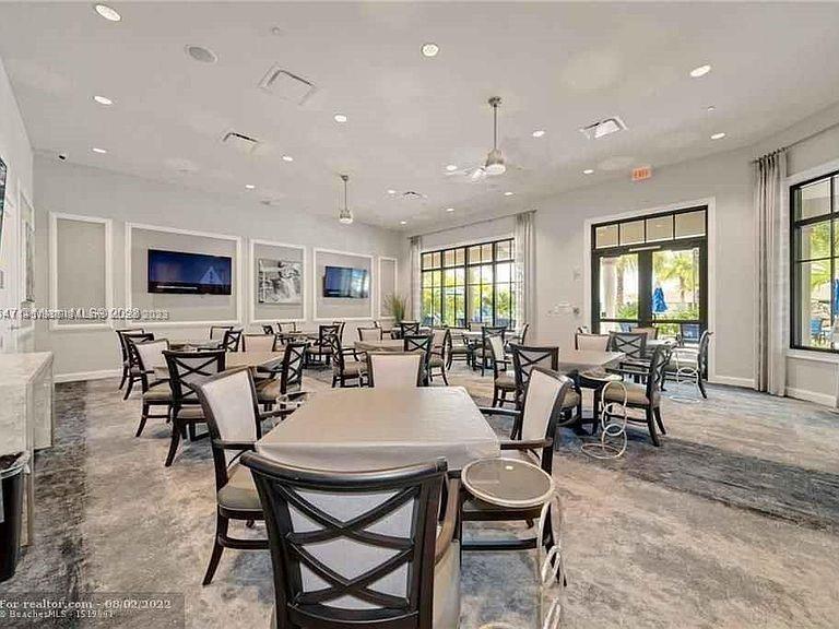 PARKLAND ROYALE - Residential