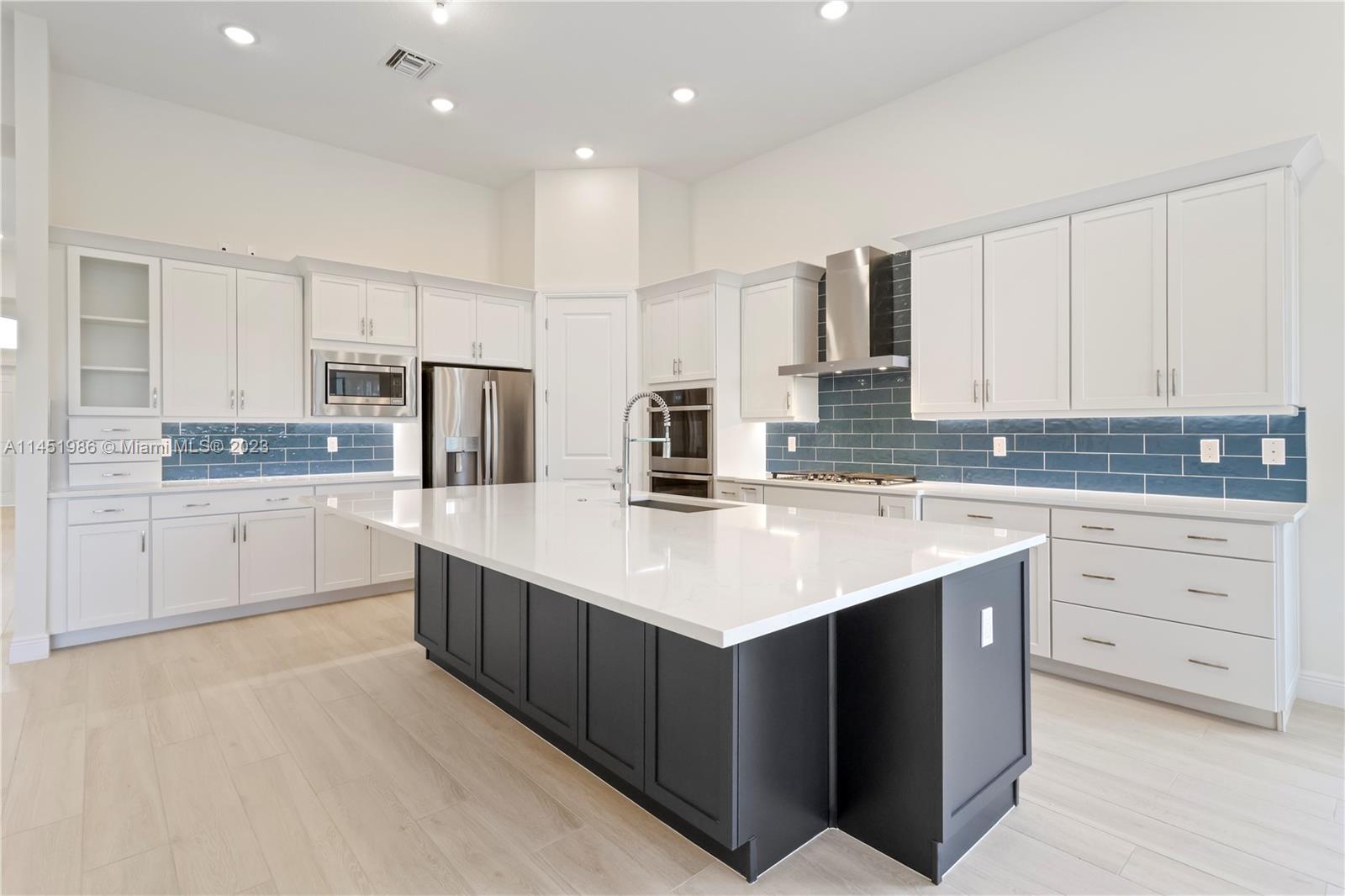 PARKLAND ROYALE - Residential