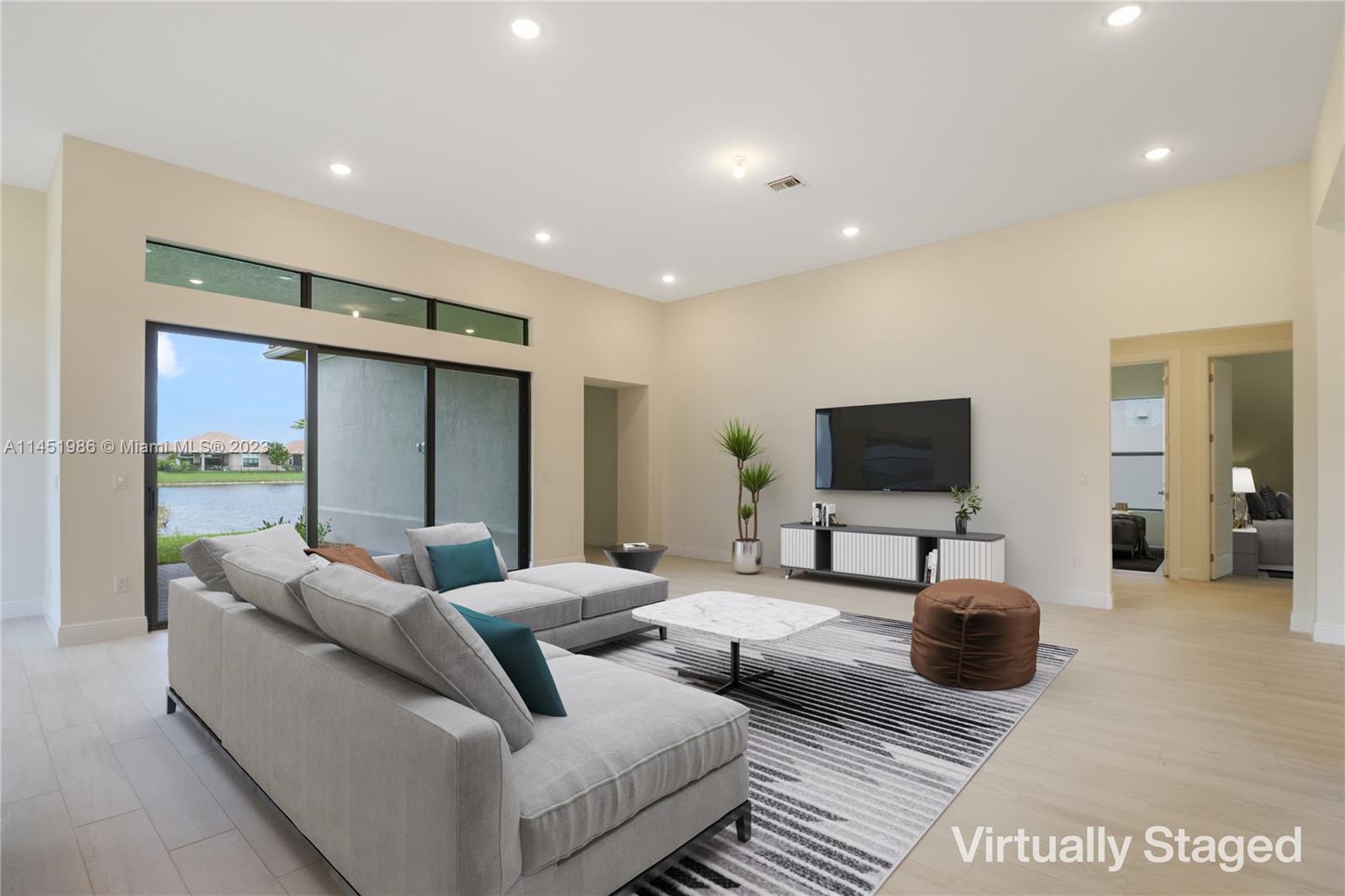 PARKLAND ROYALE - Residential