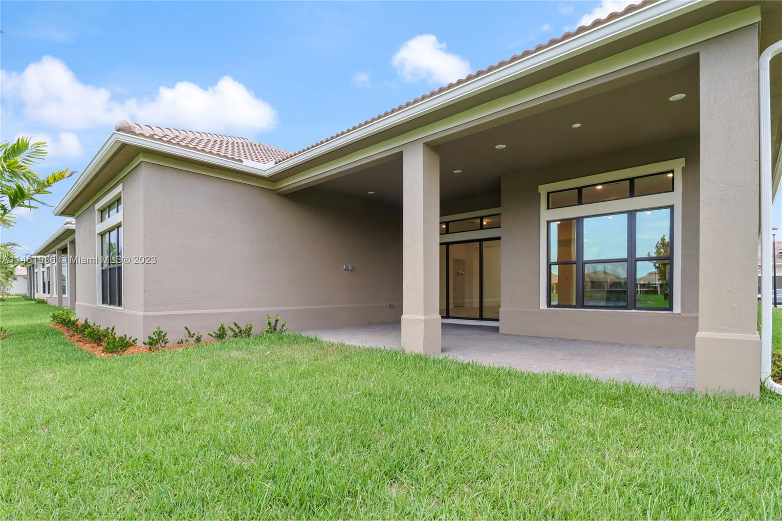 PARKLAND ROYALE - Residential