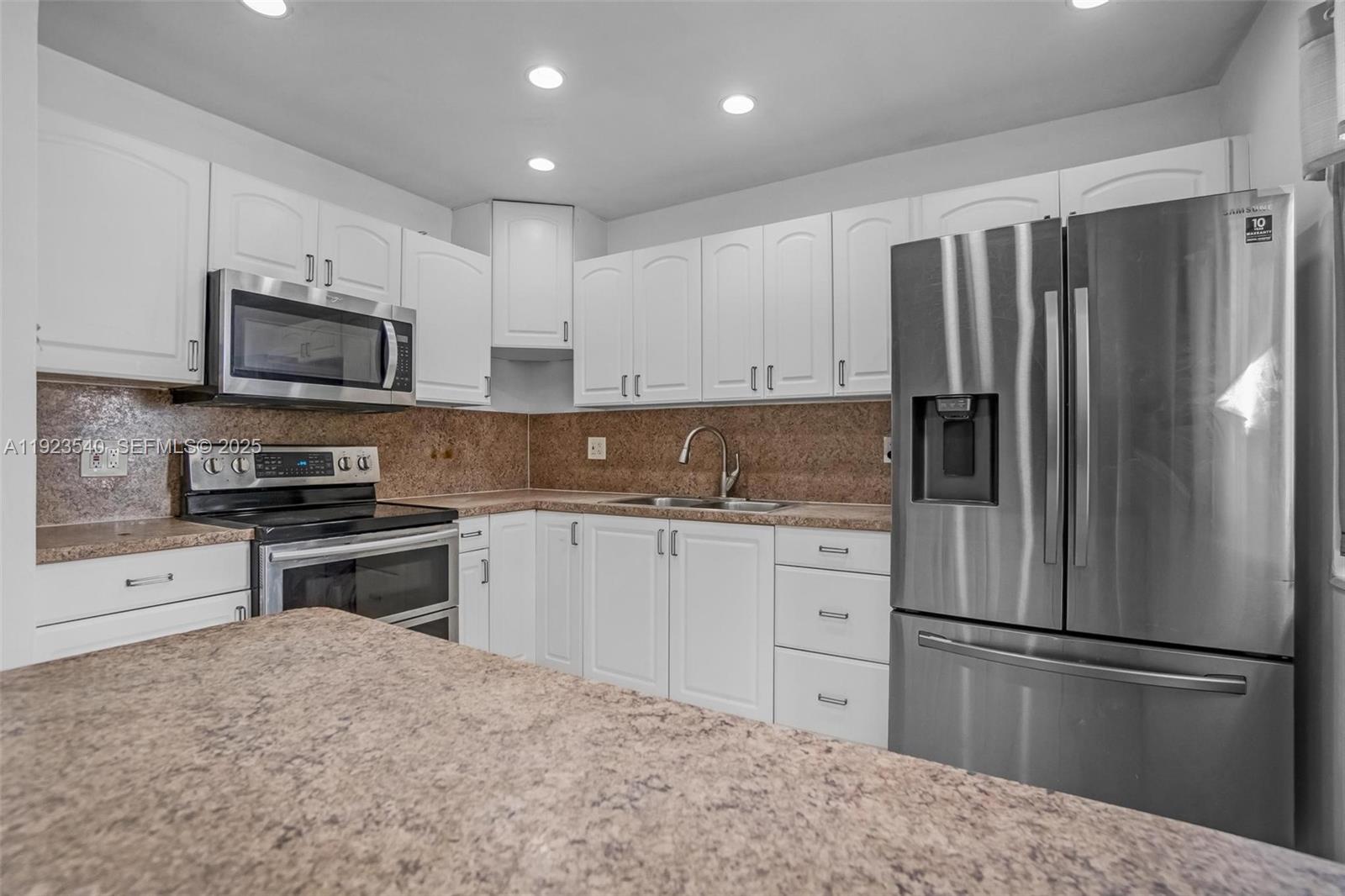 BOULEVARD HEIGHTS SEC TEN - Residential Lease