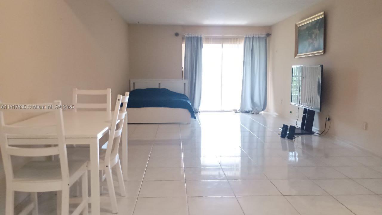 PINES OF BOCA BARWOOD CON - Residential