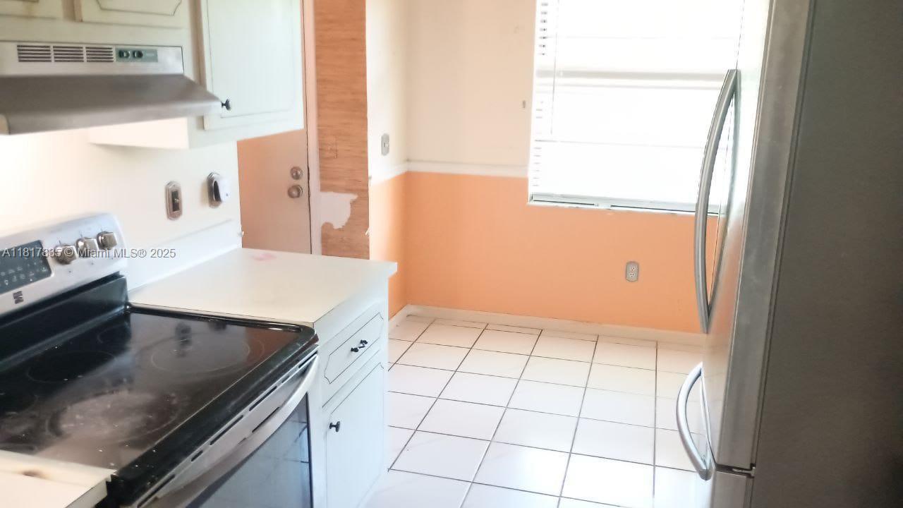 PINES OF BOCA BARWOOD CON - Residential