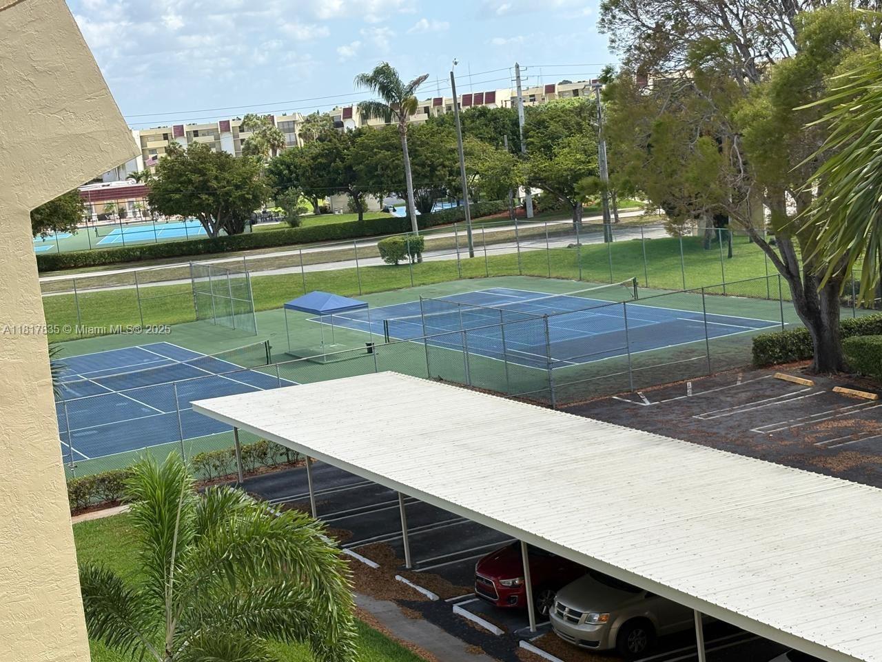 PINES OF BOCA BARWOOD CON - Residential