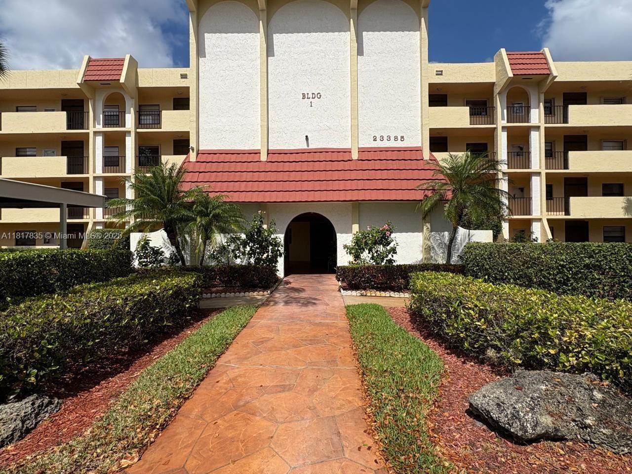 PINES OF BOCA BARWOOD CON - Residential