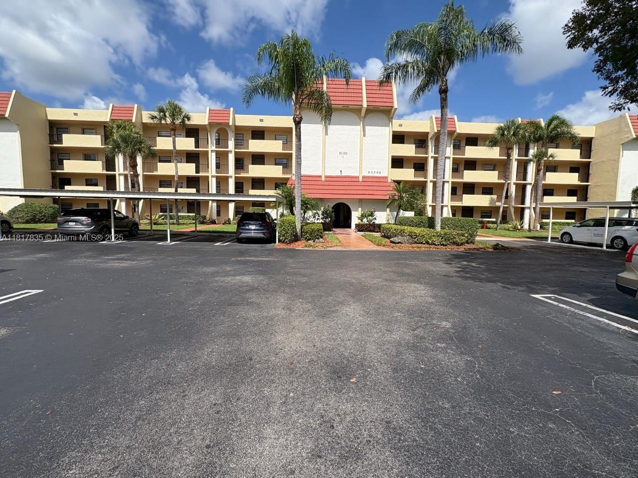 PINES OF BOCA BARWOOD CON - Residential