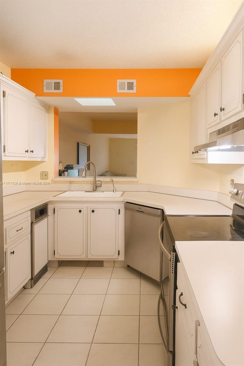 PINES OF BOCA BARWOOD CON - Residential