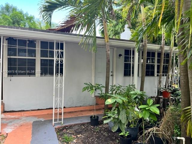 Wonderful, well-kept, Duplex located in queens park, close to major highway, one units is rented at $1,100.00. Tenant is responsible for utilities,water, and electricity.
Property sits on a 5,956 sft lot.