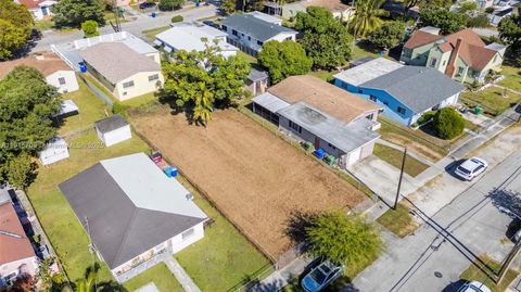 915 NW 44th St Miami FL 33127