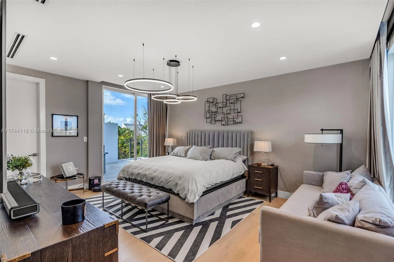 Key Biscayne, Florida 33149, United States, 6 Bedrooms Bedrooms, ,7 BathroomsBathrooms,Residential,Active,5489