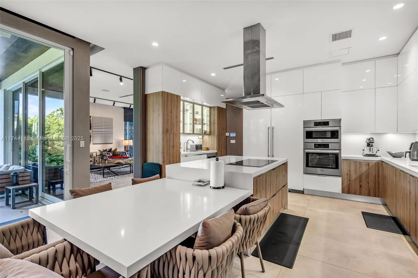 Key Biscayne, Florida 33149, United States, 6 Bedrooms Bedrooms, ,7 BathroomsBathrooms,Residential,Active,5489