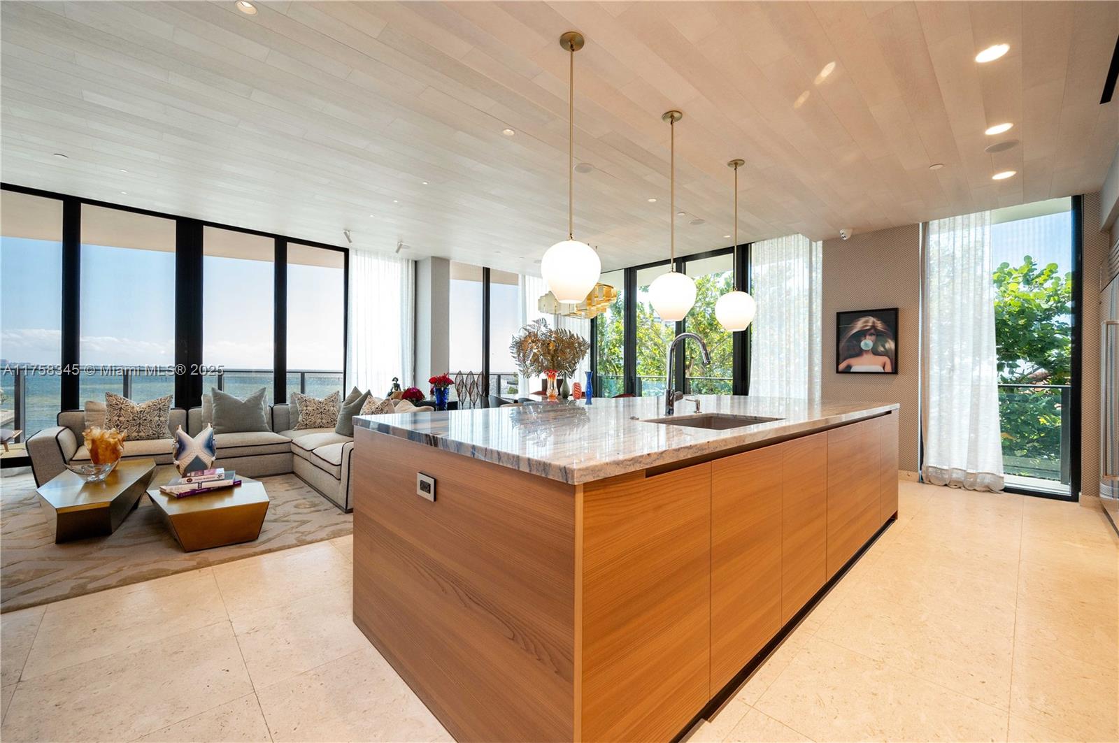 3581 E Glencoe St 301