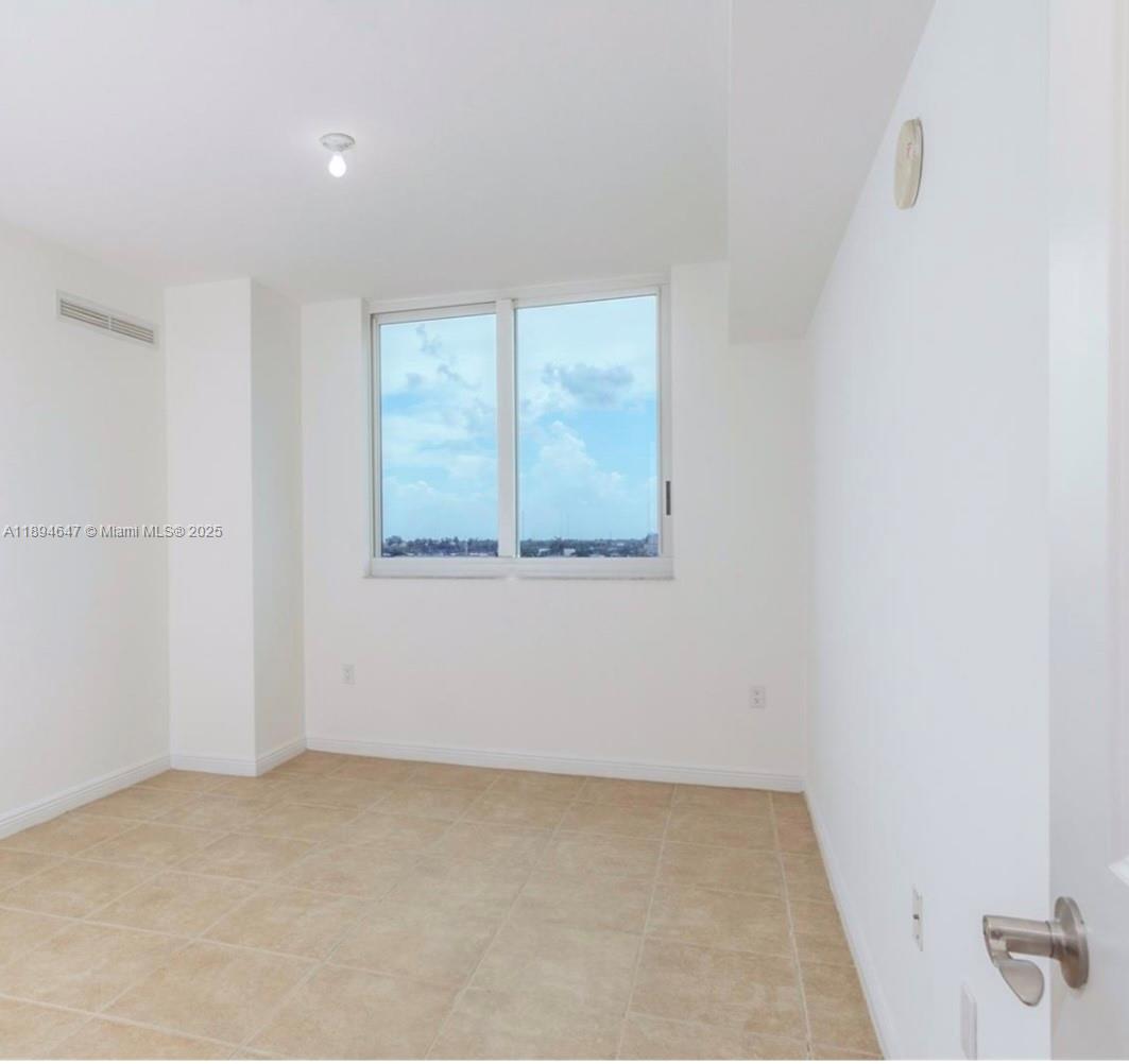 DUO CONDOMINIUM WEST - Residential