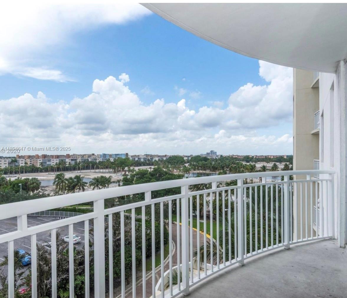 DUO CONDOMINIUM WEST - Residential
