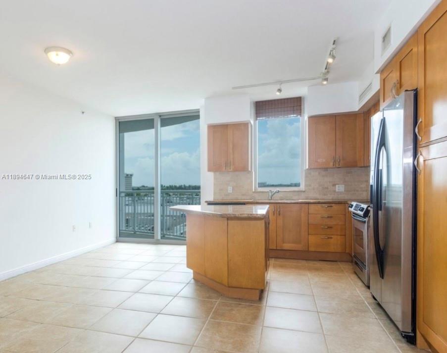 DUO CONDOMINIUM WEST - Residential