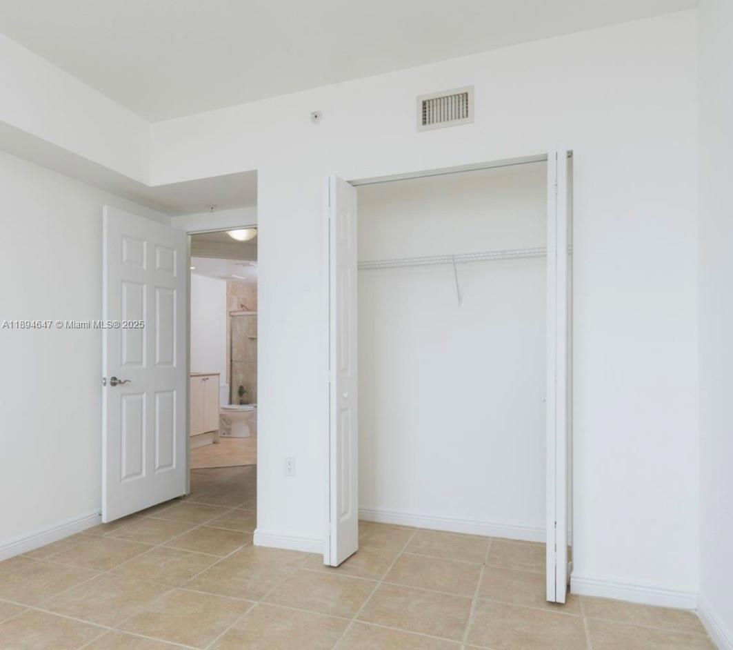 DUO CONDOMINIUM WEST - Residential