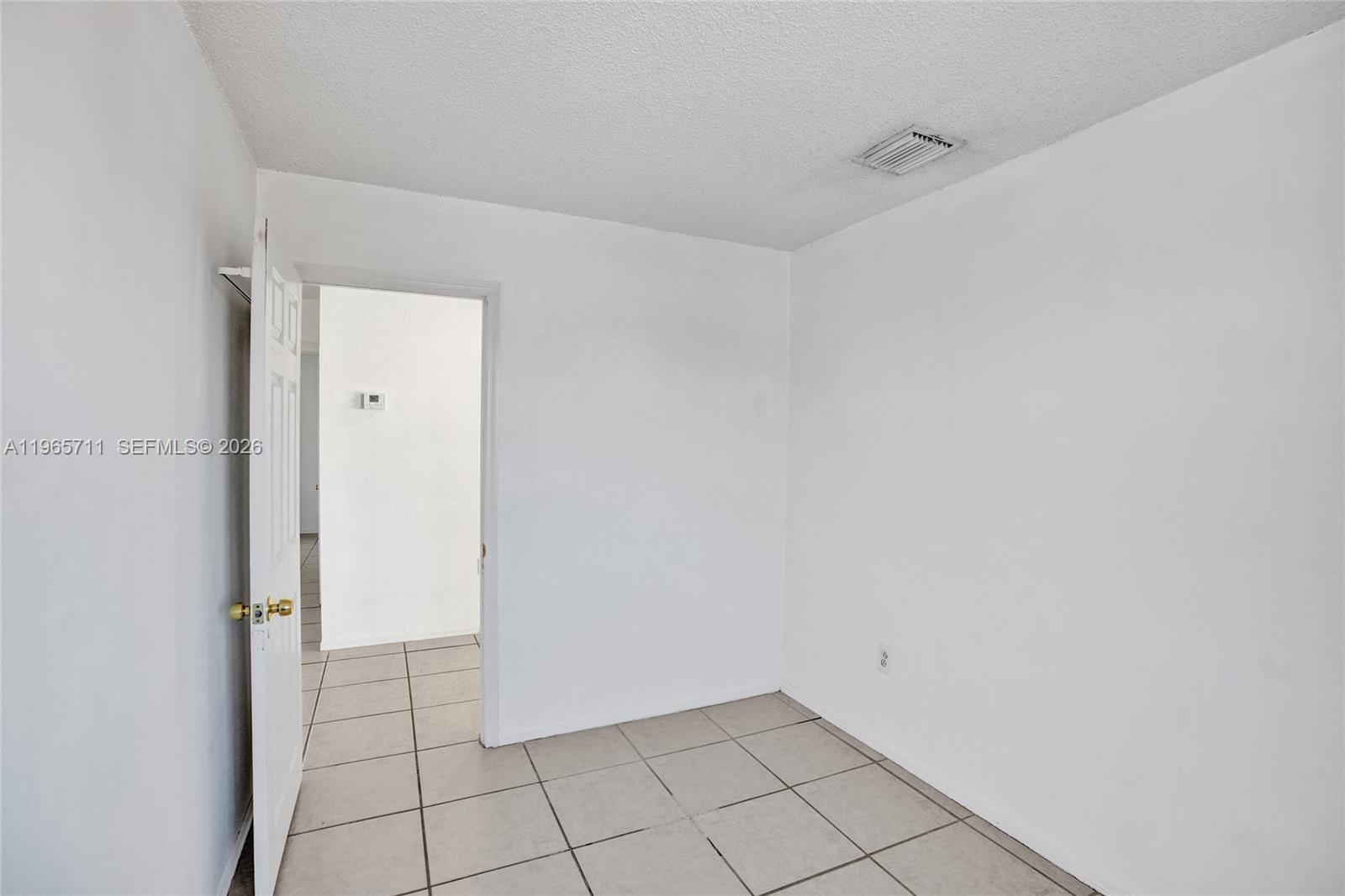 ROGER HOMES - Residential